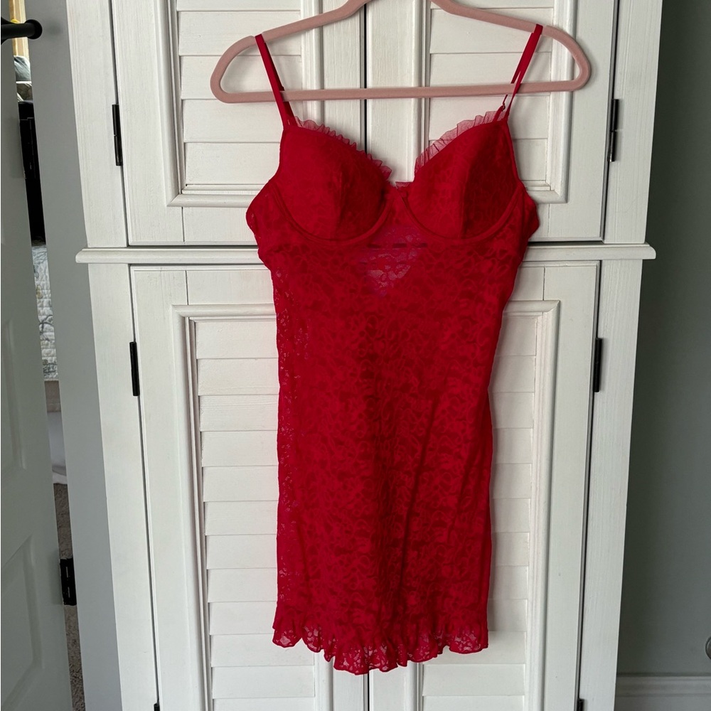 VS Red Lace Chemise L